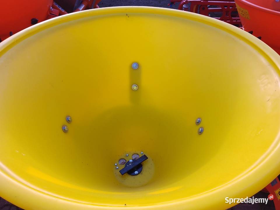 rozsiewacz Demarol 200l nieuszkodzony Parczew