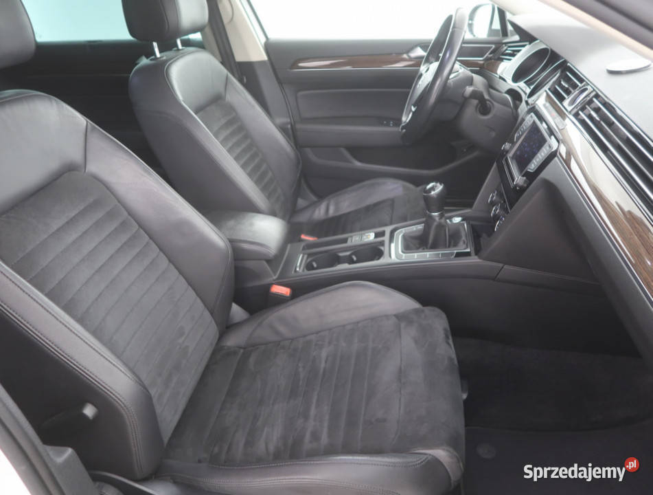 VW Passat 18 TSI wielofunkcyjna kierownica Bielany Wrocławskie