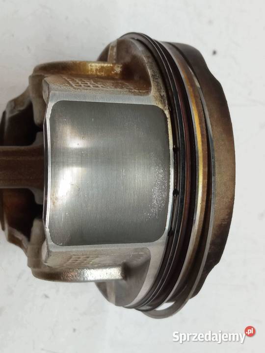 TŁOK KORBOWÓD 133 16V VVTI 1 Toyota Yaris II Blok silnika