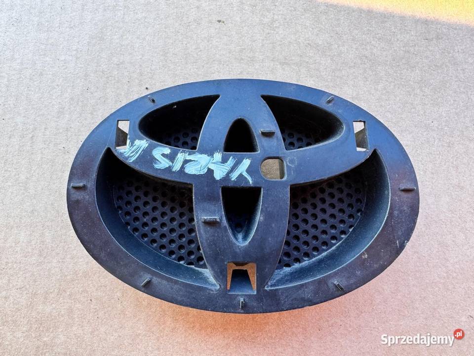 Podstawa znaczka przód Toyota Yaris III 1120 osobowe sprzedam