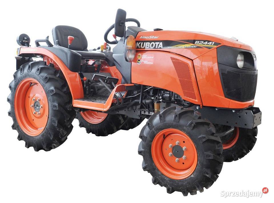 Kubota B2441 NeoStar 4x4 24 Napęd 4x4 Tajęcina