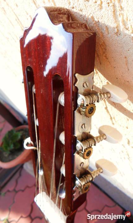 Sprzedam gitarę klasyczną SONATA Bełchatów