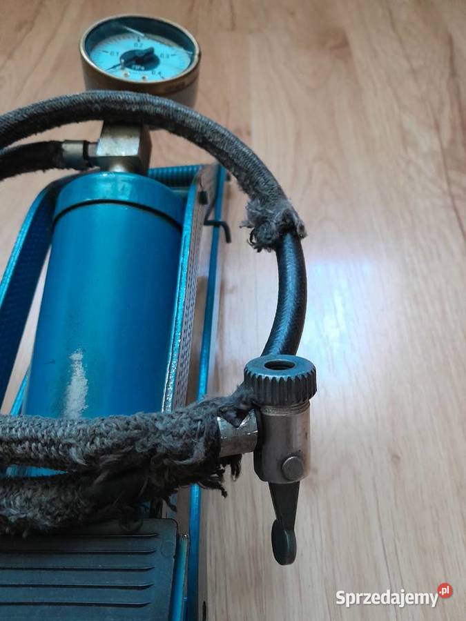 Pompka nożna z czasów PRL Polkowice