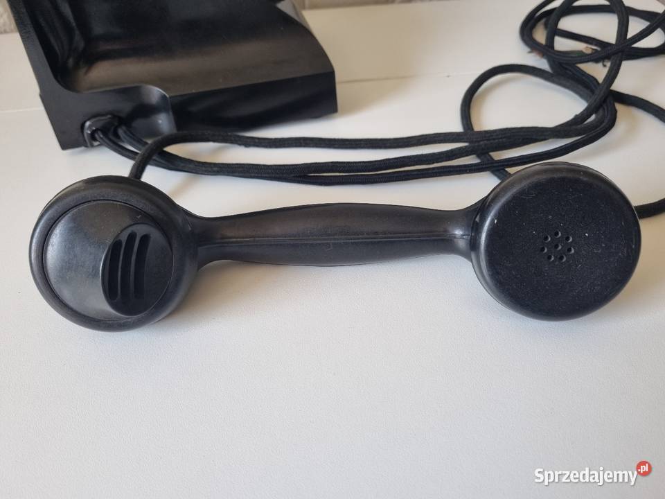 Zabytkowy telefon CZPE CB47 1951r przed RWT Solnica