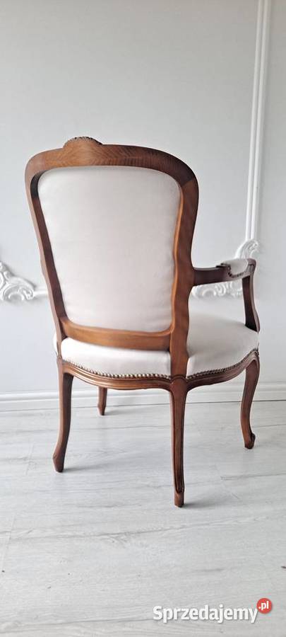 Stylowy jasny kremowy fotel krzesło Ludwik Szczecin