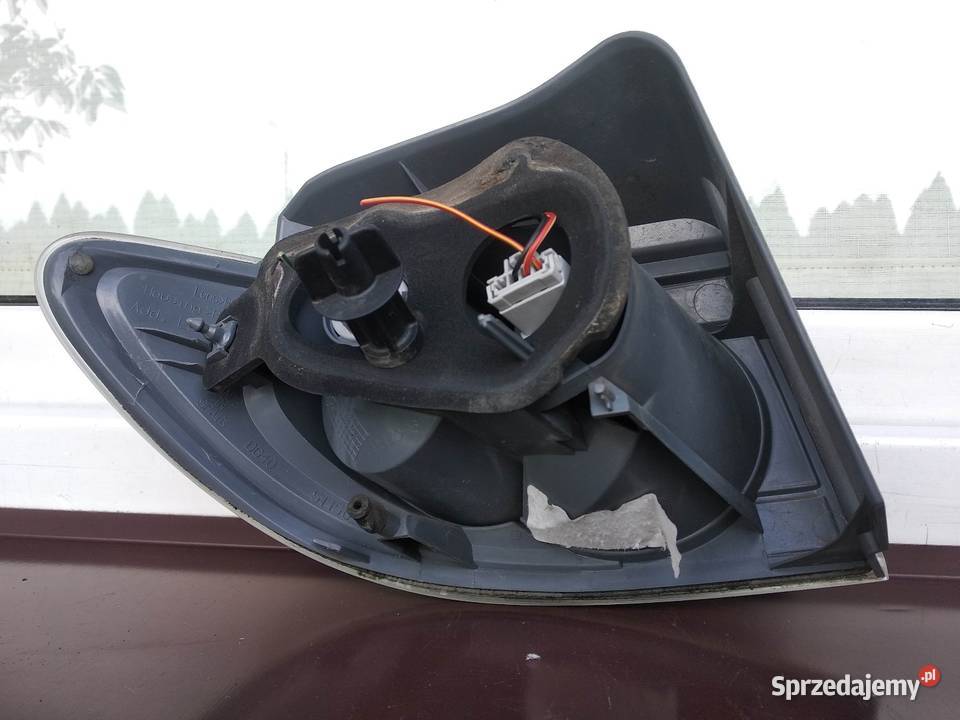 Mazda 2 DY LIFT FL lampa tył tylna prawa w osobowe łódzkie Sieradz