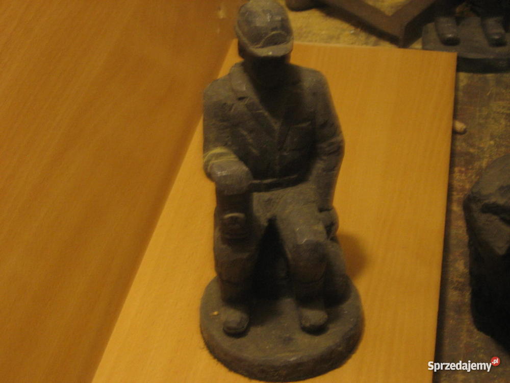 Figurki z węgla