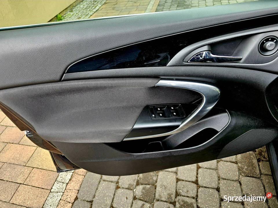 Opel Insignia 16 T 180 Bezwypadek Serwis Piękna Rok produkcji 2012 sprzedam