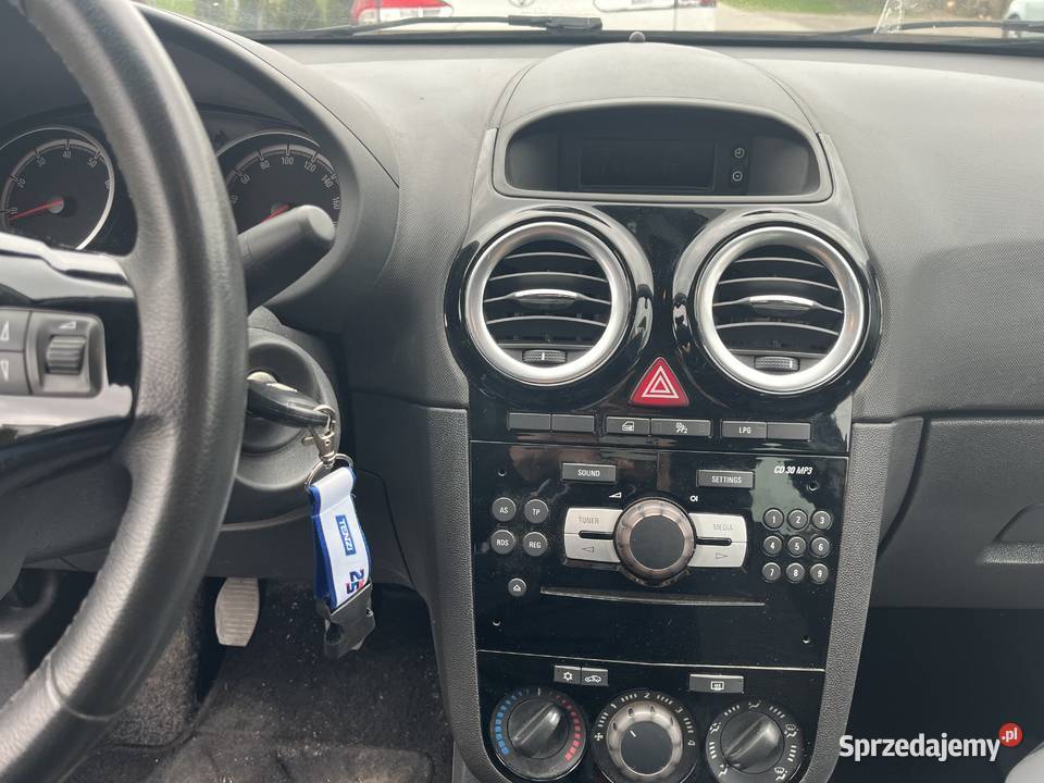 Opel Corsa D lift benzyna LPG oryginał dużym pomorskie