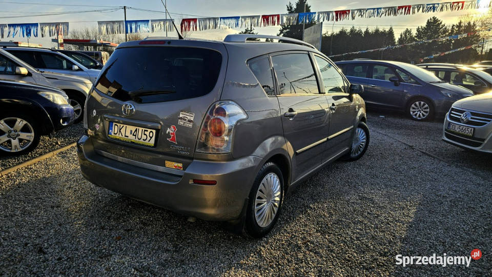 Toyota Corolla Verso 18 benzynalpg Zadbany kurtyny powietrzne Świdnica sprzedam