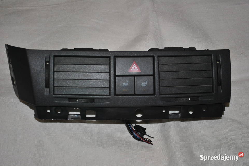 Nawiew centralny włącznik grzania foteli Opel osobowe Poręba