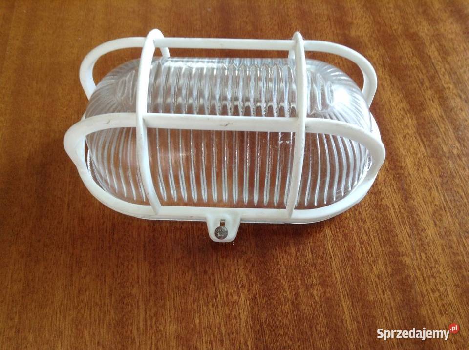 Klosz szklany lampy warsztatowej piwnicznej w Opole