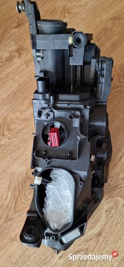 Lampa przednia VW Passat b8 PRAWA