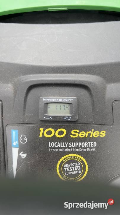 Traktorek John Deere E140