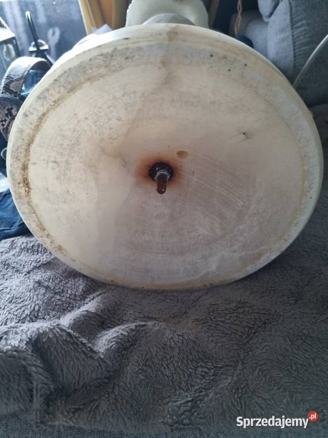 Kolumna z alabastru kwietnik Wola Podłężna