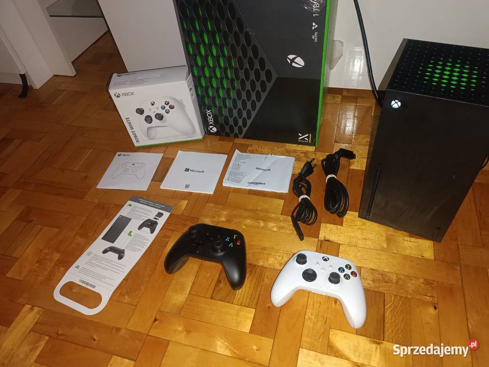 KONSOLA XBOX SERIES X 1TB 2 pady pudełko wiele