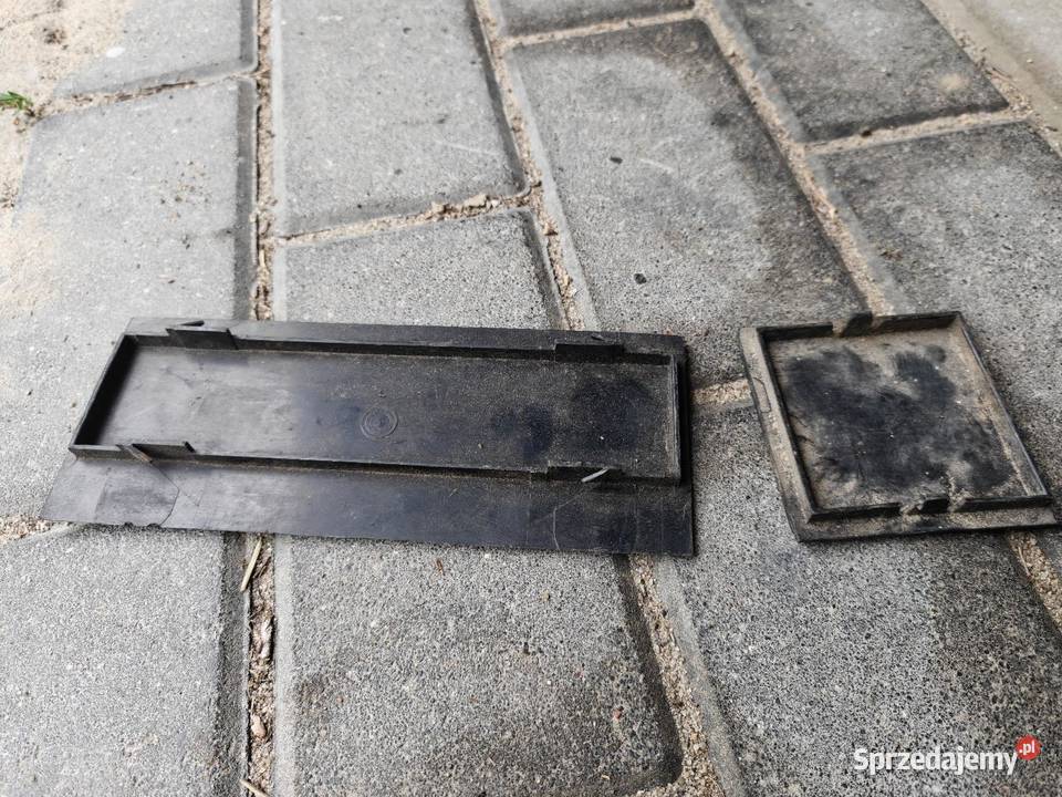 Fiat 125p zaślepka radia zaślepka obrotmierza Osłony i zaślepki Puławy