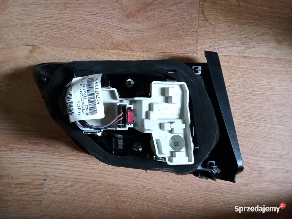 Vw golf 5 sportsvan lampa tył prawa wielkopolskie Krotoszyn sprzedam