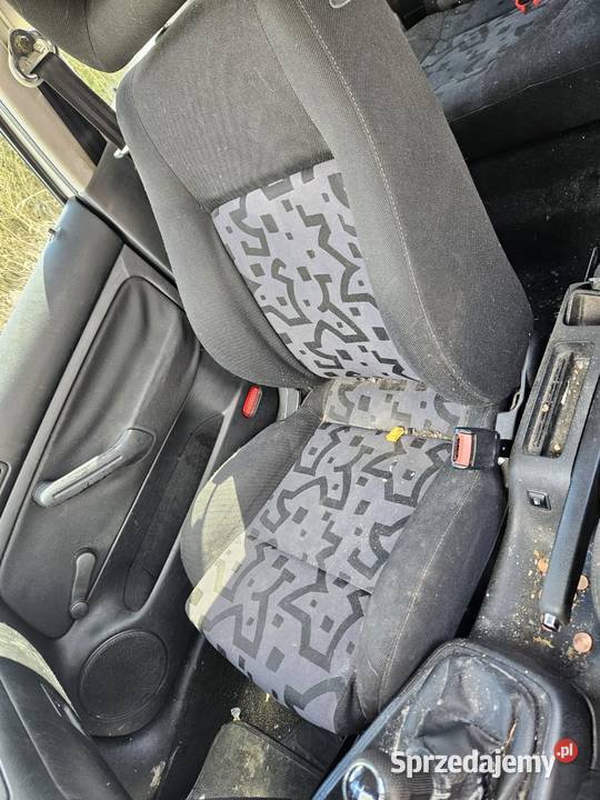 Vw golf 14 16v Benzyna 999 Rok produkcji 1998 Słubice