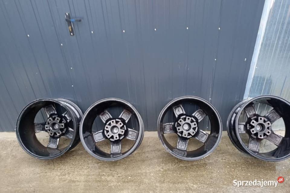 Felgi 18 Momo aluminiowe Średnica 18" Świerczów sprzedam