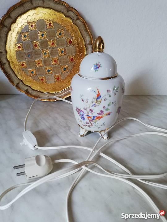 Stylowa lampka z pojemnikiem na olejki