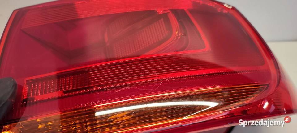VW TIGUAN 5N0 LAMPA PRAWY TYŁ 2013