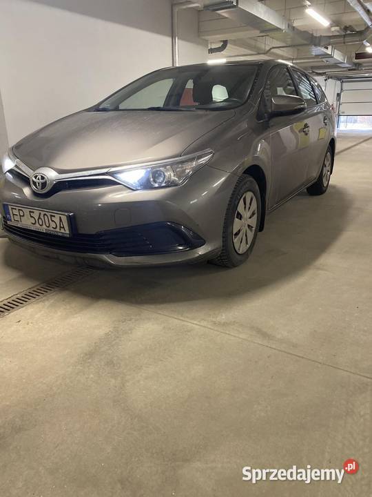 Toyota auris kombi Rok produkcji 2018 Piotrków Trybunalski
