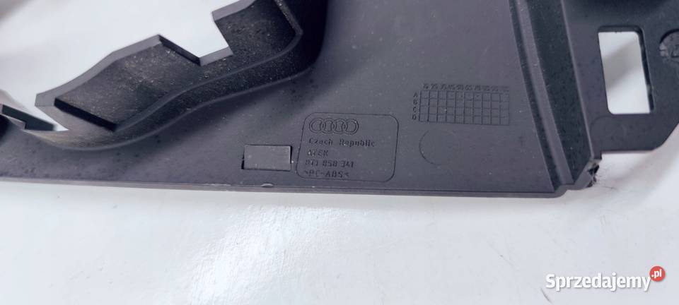 RAMKA PRZEŁĄCZNIKA ŚWIATEŁ A4 B8 A5 8T1858341 Przystajń