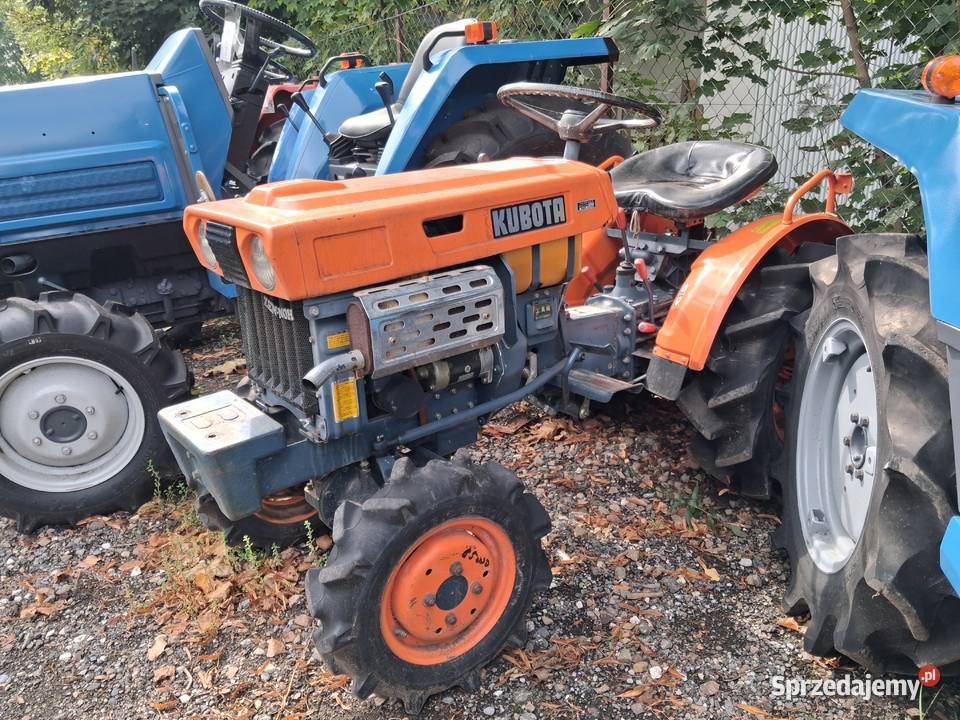 Kubota B5000 4x4 glebogryzarka Konary