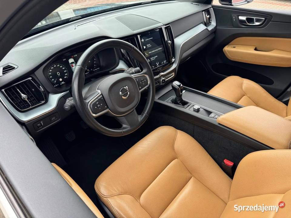 Volvo XC60 20d D3 150 2019r elegancki z 115000km Gnojnik