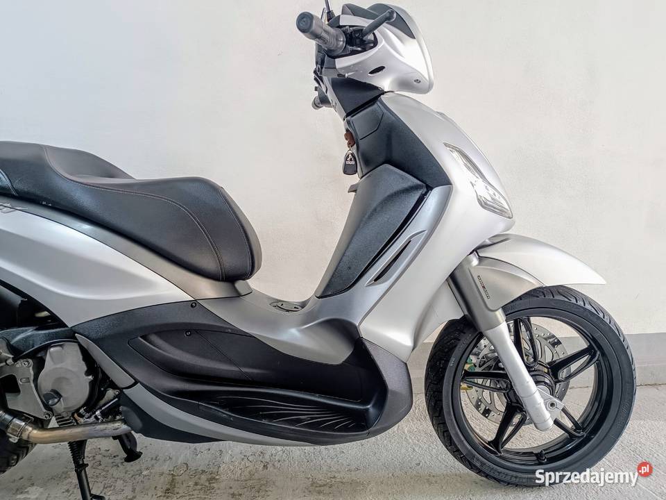 Piaggio Beverly 350 300 Sport Touring ABS ASR na Rok produkcji 2018 Dukla