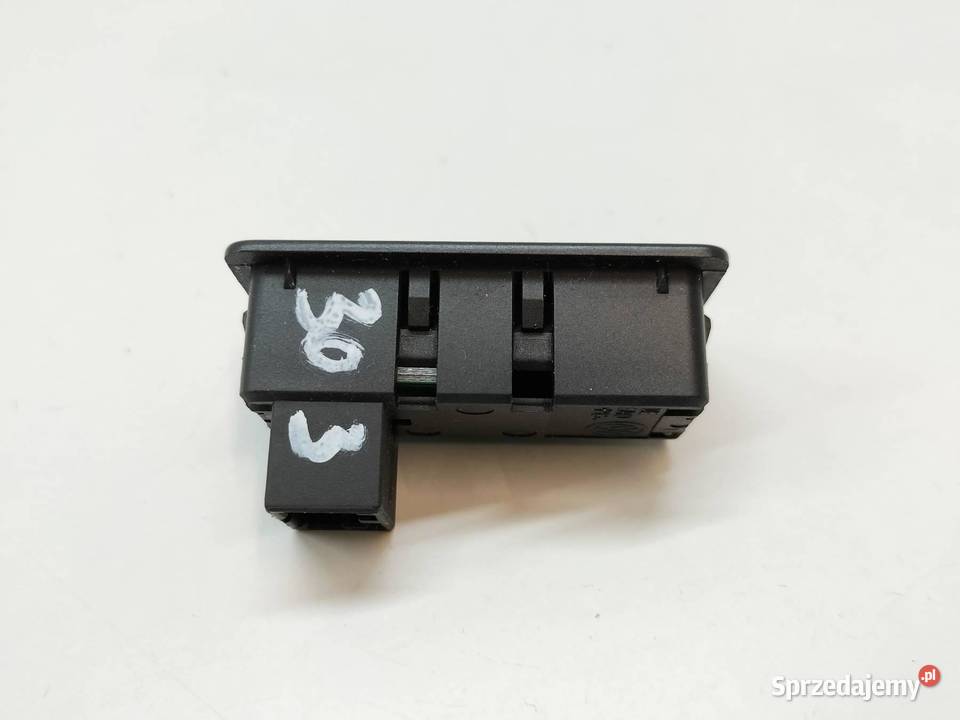 PRZEŁĄCZNIK KLAPY BAGAŻNIKA 5TA959831 VW