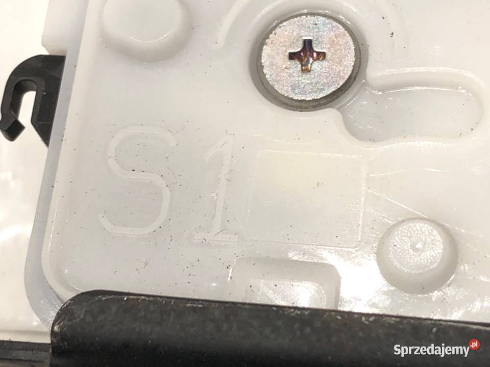 ZAMEK KLAPY TYŁ TOYOTA COROLLA E21 Hatchback osobowe sprzedam