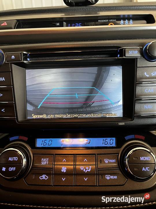 Toyota RAV4 kupiony w polskim salonie Staszów sprzedam