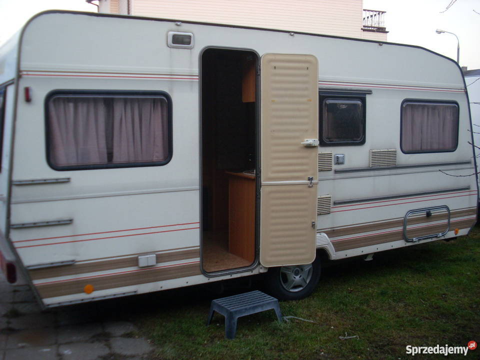 przyczepa kempingowa Dethleffs Nomad z bogatym