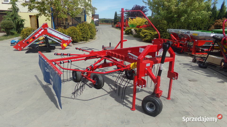 Karuzelowa zgrabiarka do siana 35m 420m koło Oborniki Śląskie