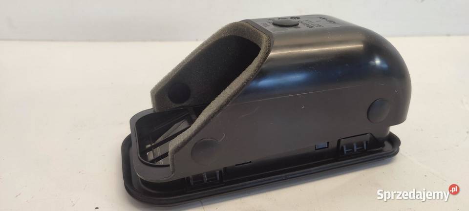 SKODA KAROQ KRATKA WENTYLACYJNA TYŁ 575819676 osobowe