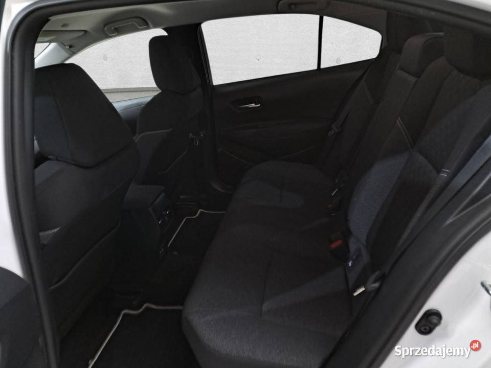Toyota Corolla Seria E16 2012 hybryda dolnośląskie Komorniki sprzedam