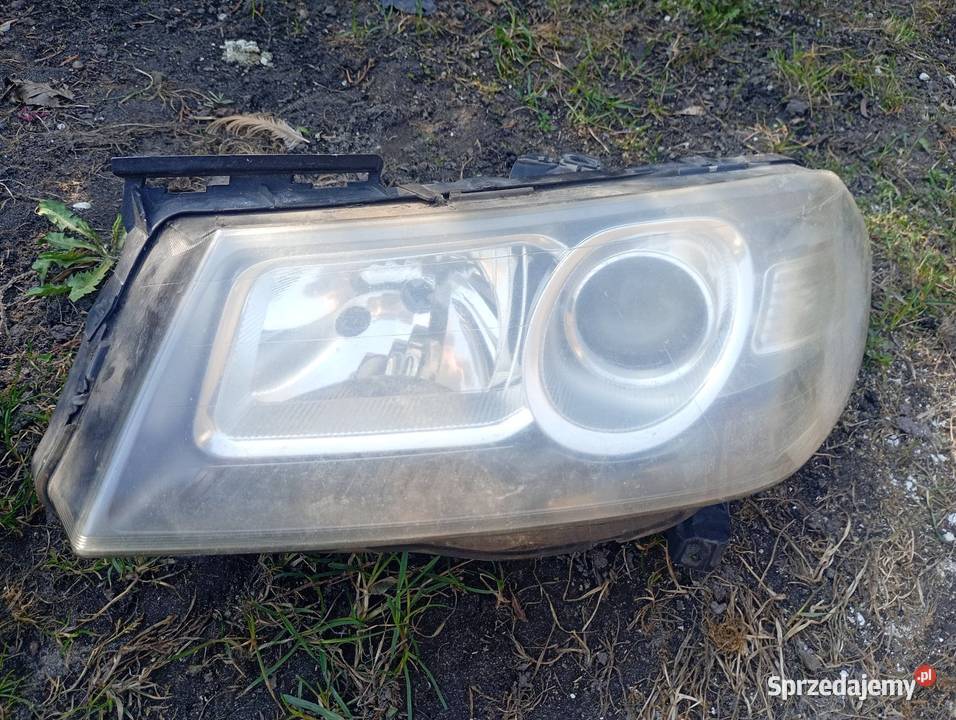 Lampy przód Megan 2 lift lubelskie Radzyń Podlaski sprzedam