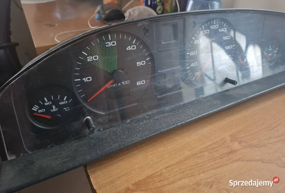 Licznik Zegar Audi 100 C3 25 Diesel lubelskie Wisznice