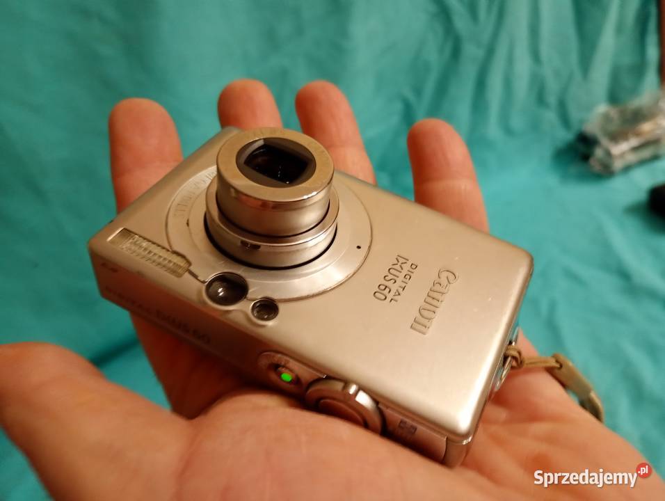 Maleńki metalowy Canon IXUS 60 Kieszonkowy
