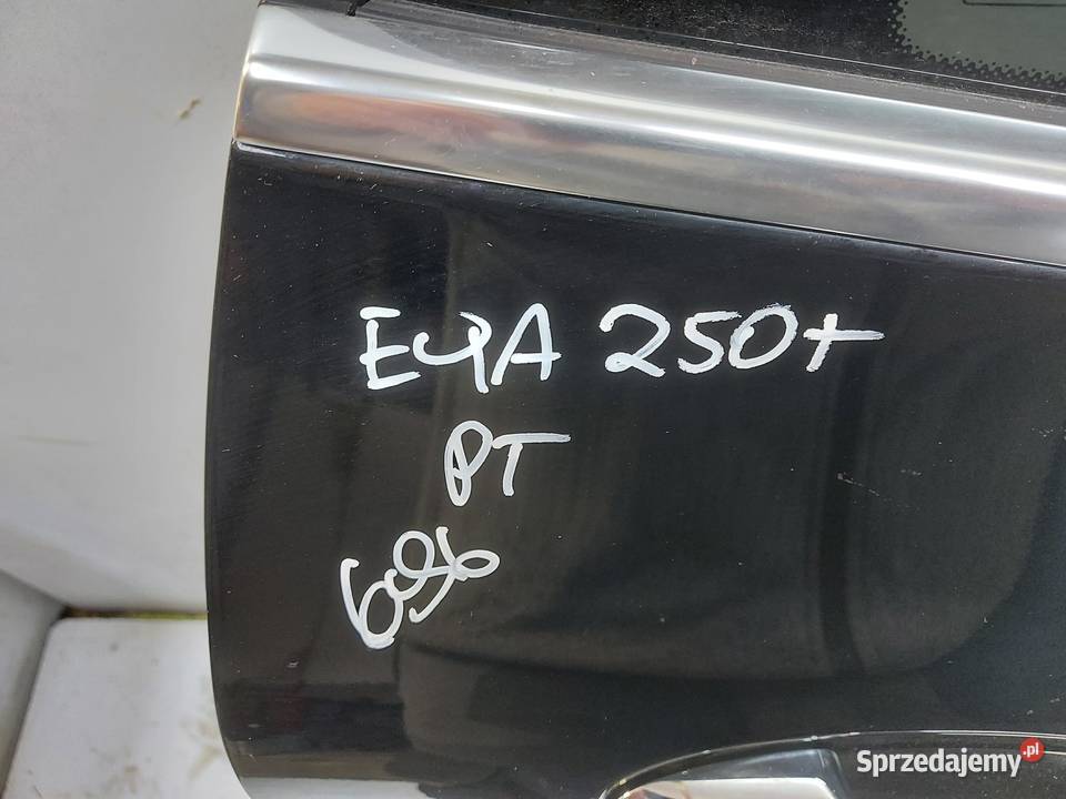 Mercedes EQA 250 W243 DRZWI PRAWE TYŁ czarny 696 Drzwi sprzedam