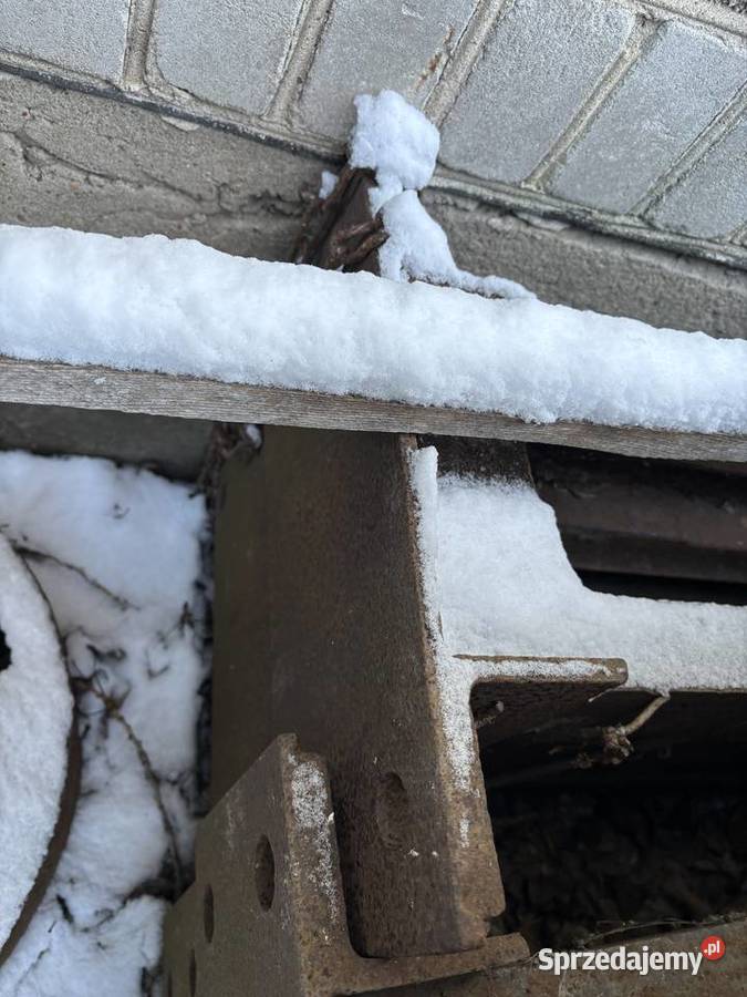 Słupy do budowy wiaty Robertów