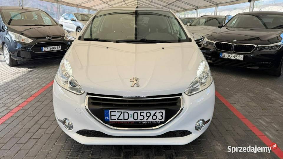 Peugeot 208 16 Benzyna 120 Panorama Dach garażowany Zduńska Wola