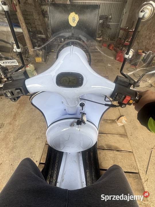 Włoski skuter Vespa sumco vita 125 automatyczna Żukówko
