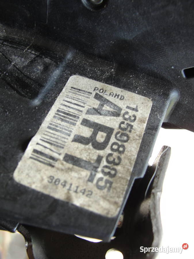 ZAMEK DRZWI PRAWY TYŁ OPEL ASTRA K 13598385