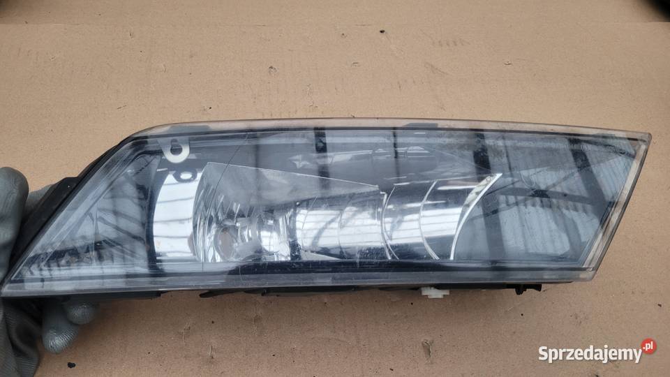 SKODA SUPERB 3 III HALOGEN PRAWY 1566 Ruda Śląska sprzedam