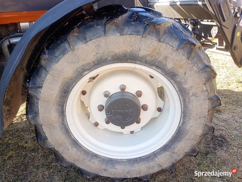 Opony 42085 R34opony 38070 R24 Pirelli Malinowo