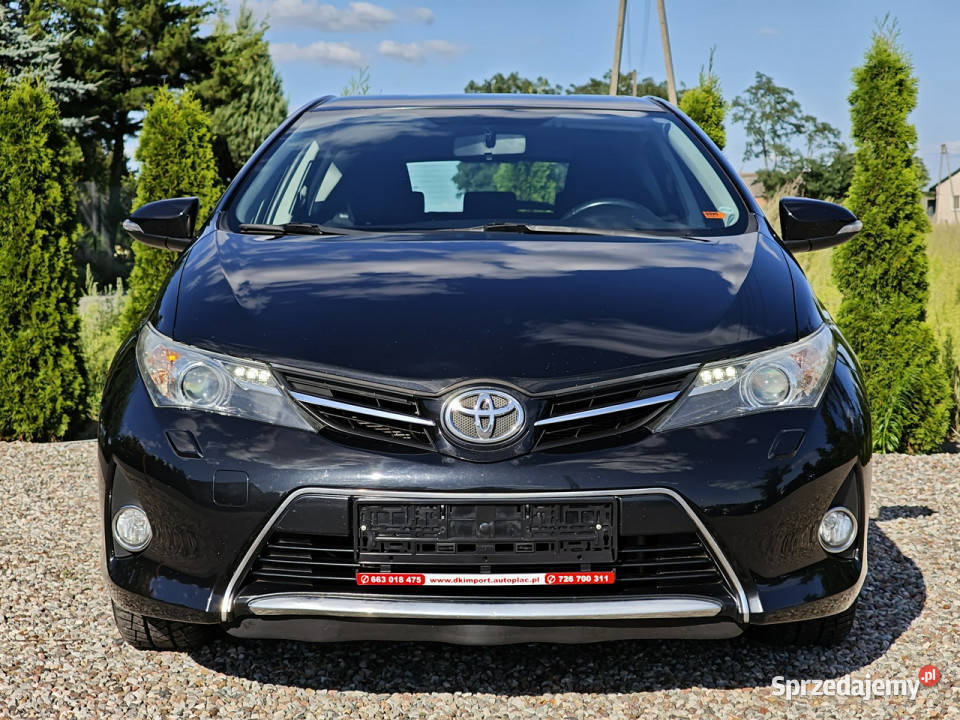 Toyota Auris II 2012 Sadlno