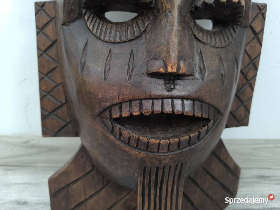 Piękna stara egzotyczna maska etniczna Łódź